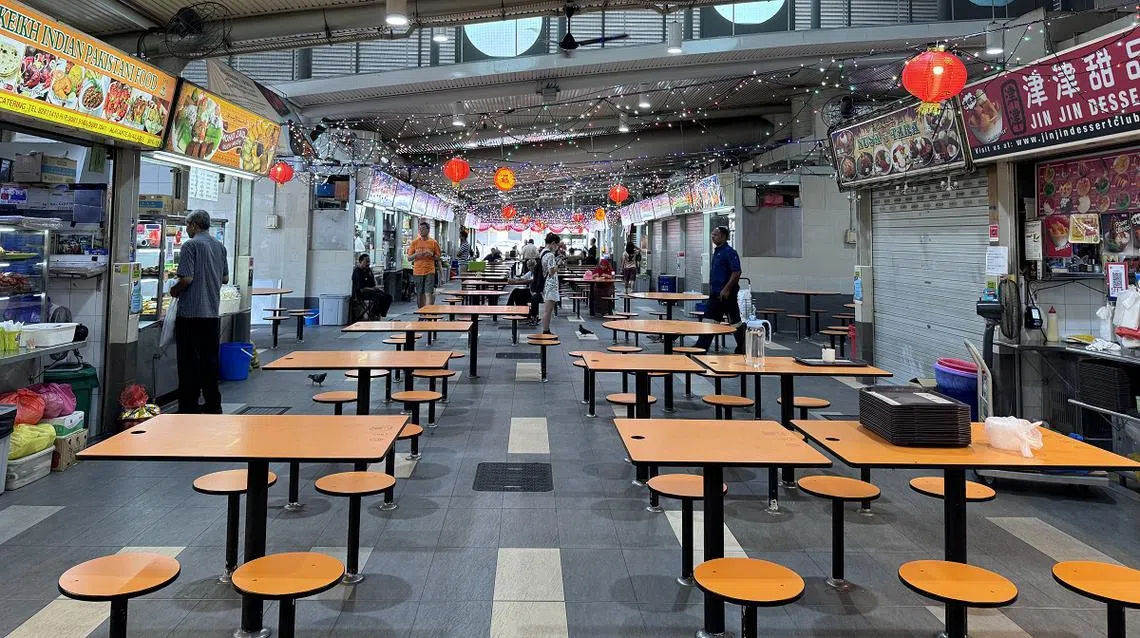 惹兰红山的ABC砖厂巴刹与熟食中心，近日成为结核病“重灾区”，门可罗雀。（新明日报）