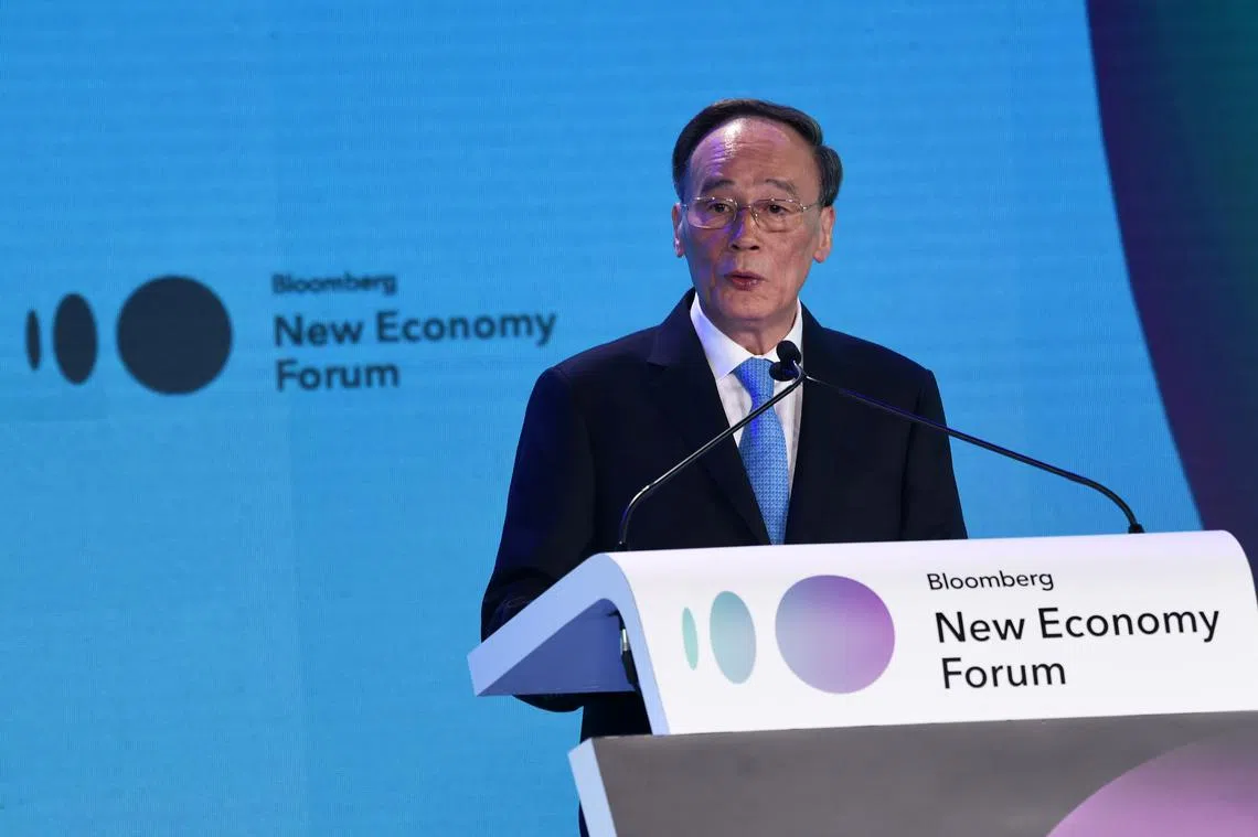 中国国家副主席王岐山今早在新加坡举行的首届“彭博创新经济论坛”上，就中美关系发表主旨演讲。（法新社）