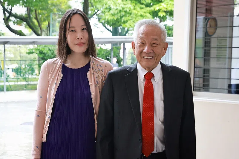黄国松和未婚妻刘以真。（联合早报）