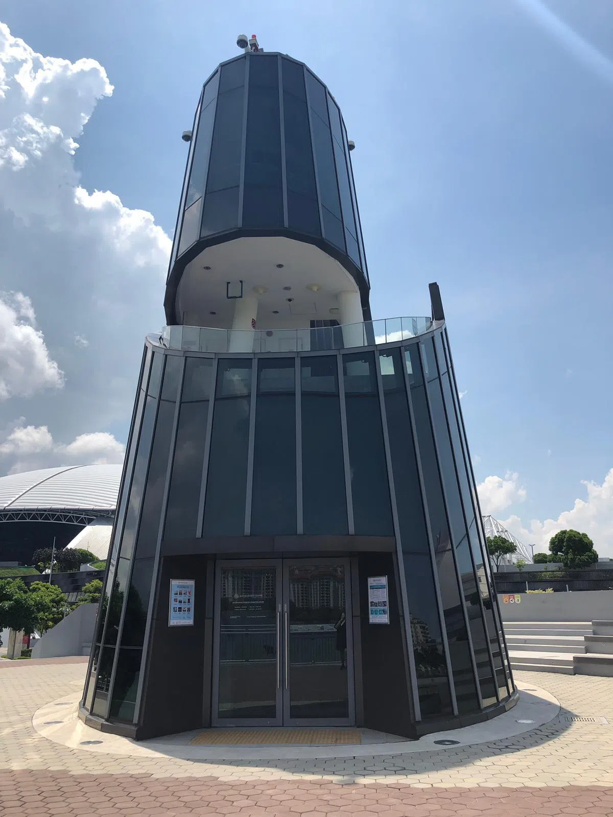  找到水上活动中心就能找到3号资讯板啦（戴筠懿摄） 