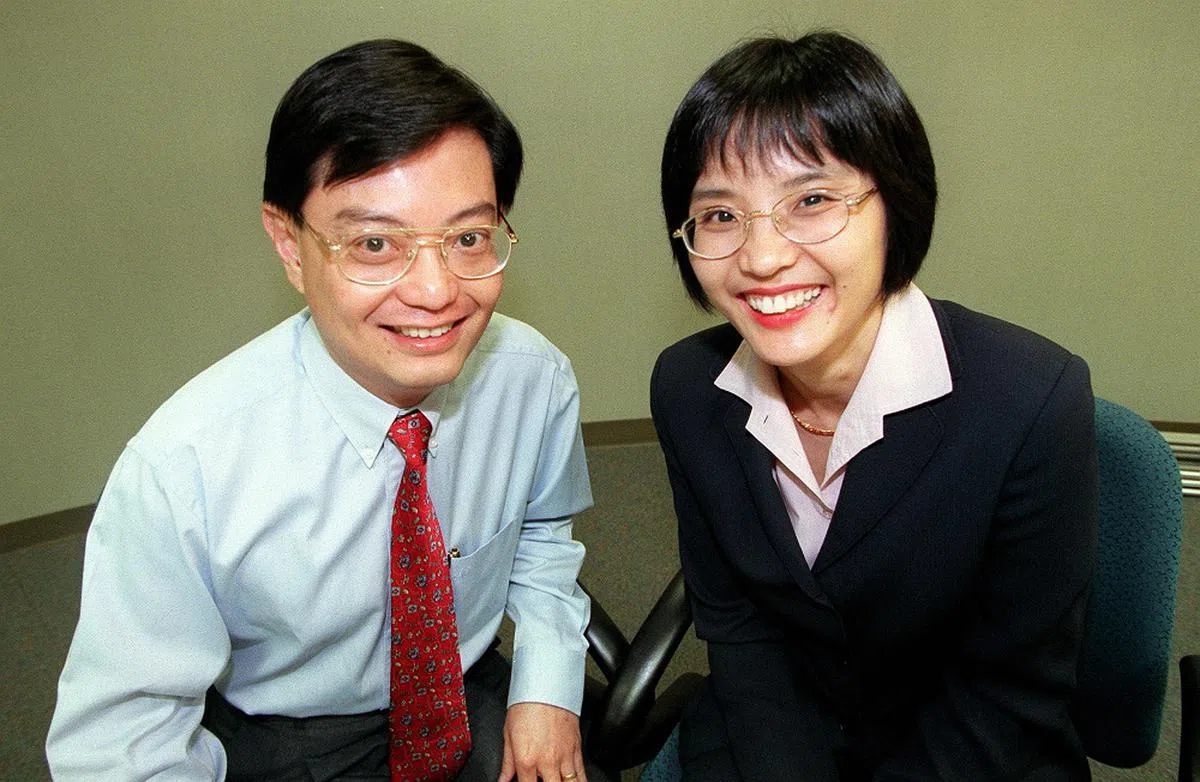 副总理王瑞杰与夫人章慧霓摄于2000年，当时他俩都是刚刚被擢升的高级公务员。两人都有着比实际年龄看起来年轻许多的颜值。（海峡时报）