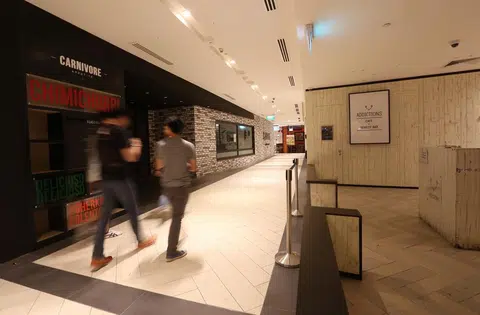 冷冷清清，凄凄惨惨戚戚。（海峡时报）