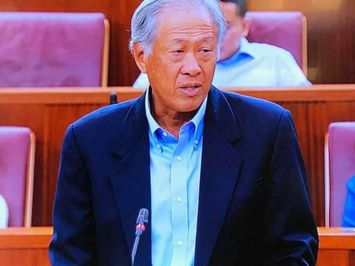  国防部长黄永宏医生上周在国会上做出报告。（海峡时报） 