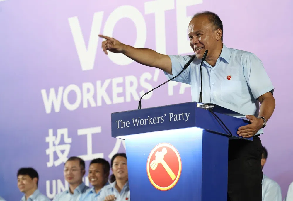 2025年4月27日，费沙在淡马锡初级学院举行的竞选集会上发言。