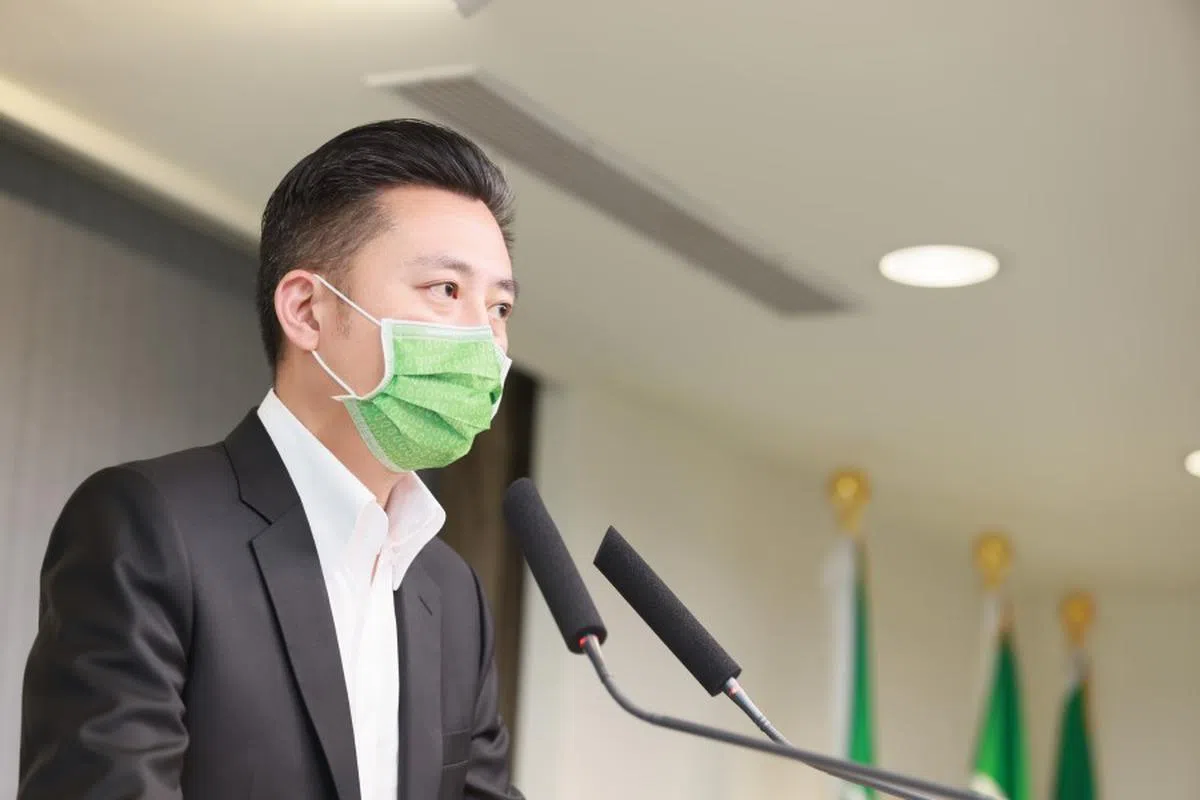 台湾大学认定林智坚抄袭，撤销硕士学位。 (林智坚面簿)