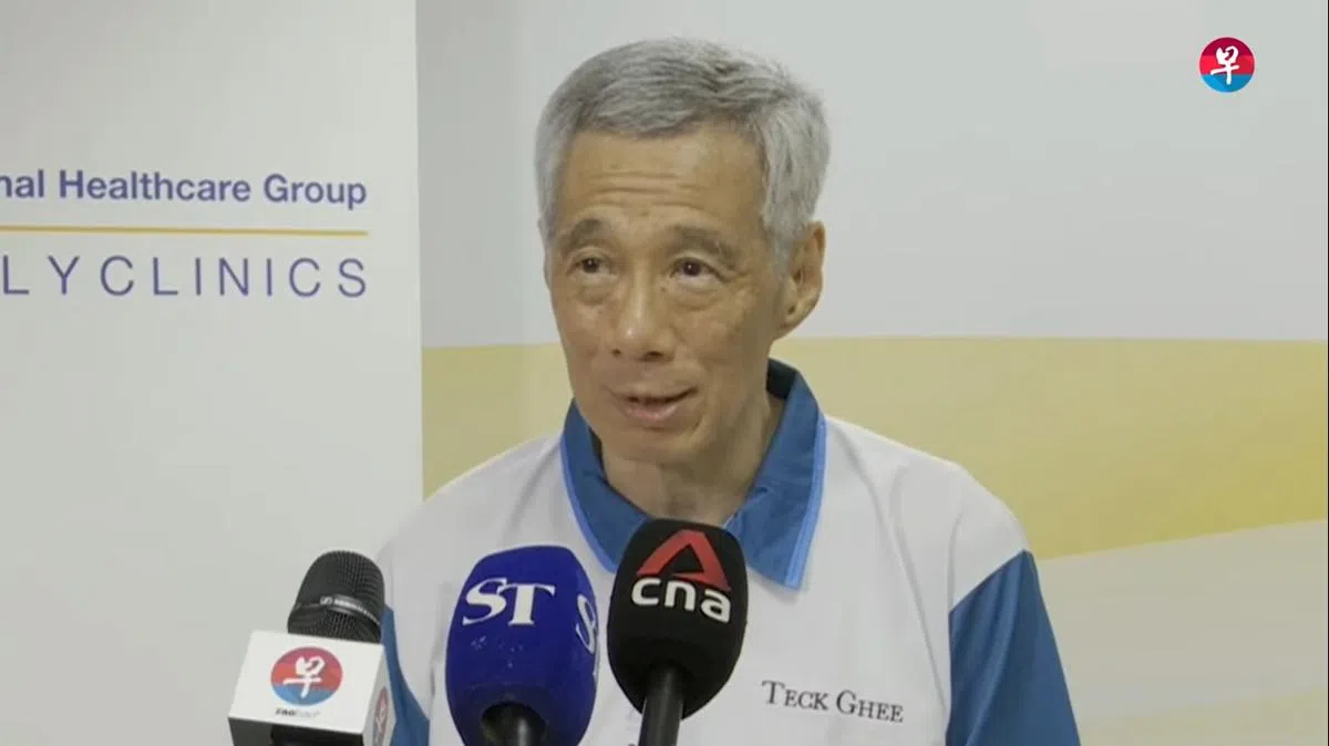  李显龙总理：今年因为冠病疫情，希望大家节约保重，避免做太过兴奋的活动。（联合早报视频截图） 