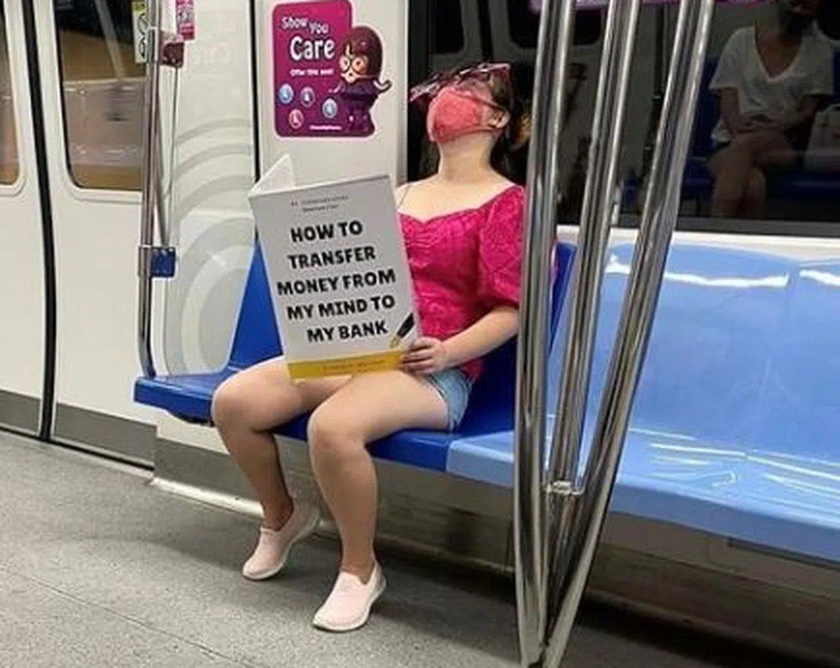  《如何把钱从我的思绪转到银行》（How to Transfer Money from My Mind to My Bank）。（womanwithbooks Instagram） 