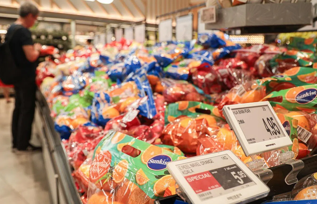 生活开销某程度上确实会影响捐款的数额，但慈善组织扔对新加坡人的善心有信心。（联合早报）