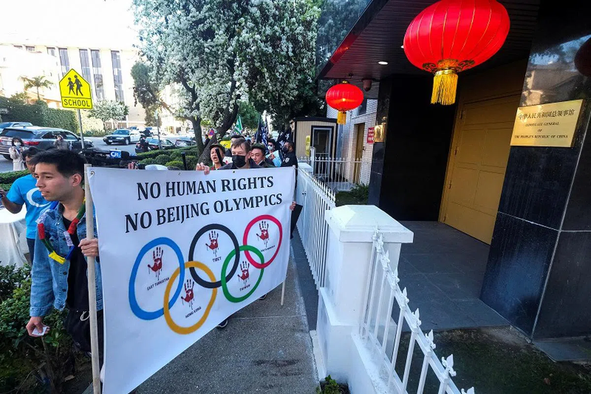 美国人权组织在旧金山示威游行杯葛北京冬季奥运会。（法新社）