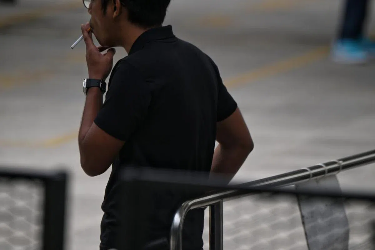 吸烟有害健康，不吸烟还能多放假，何乐而不为？（海峡时报示意图）
