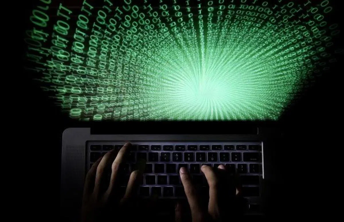  2019年5月，新加坡国会通过《防止网络假信息和网络操纵法令》（简称POFMA），内阁部长可评断信息真假，发布指示要求更正或撤下对公共利益造成负面影响的假新闻。（联合早报） 