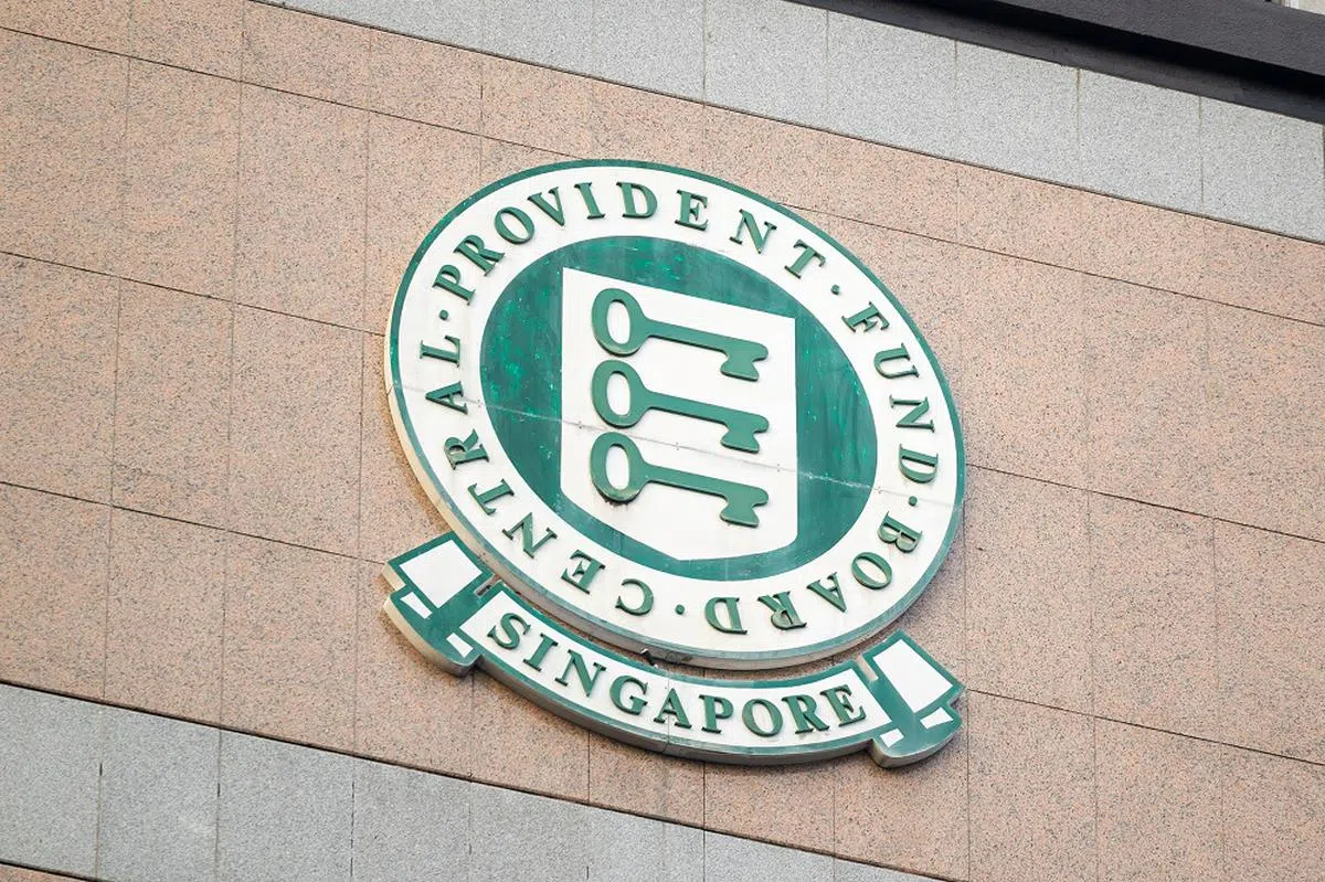 父亲表示，愿意动用公积金存款，资助儿子的大学学费。（联合早报）