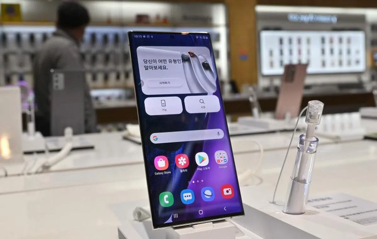  三星目前在全球智能手机市场的市占率位居榜首。（法新社） 