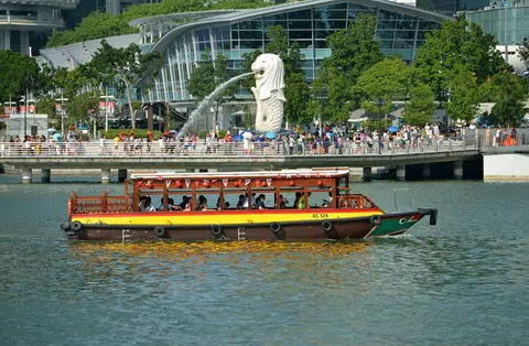 鱼尾狮公园是访新中国旅客必要“打卡”的标志性景点之一。（档案照）