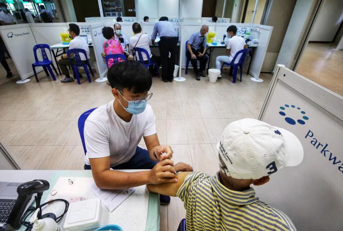 本地截至10月底为止，一共施打了995万多剂mRNA疫苗。（联合早报）