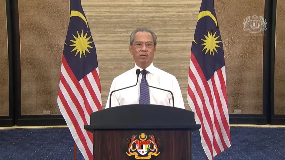 马来西亚首相慕尤丁毫无预警地在五一劳动节献词中，鼓励全国人民可以开始在5月4日复工，结果13州中，超过半数一起打脸中央，选择不复工或选择性追随中央步伐。（慕尤丁面簿截图）