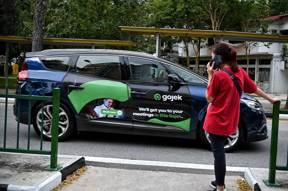 据私召车业者Gojek观察，尽管私召车领域呈现复苏迹象，活跃的私召车司机人数还未恢复至疫前的水平。（海峡时报）