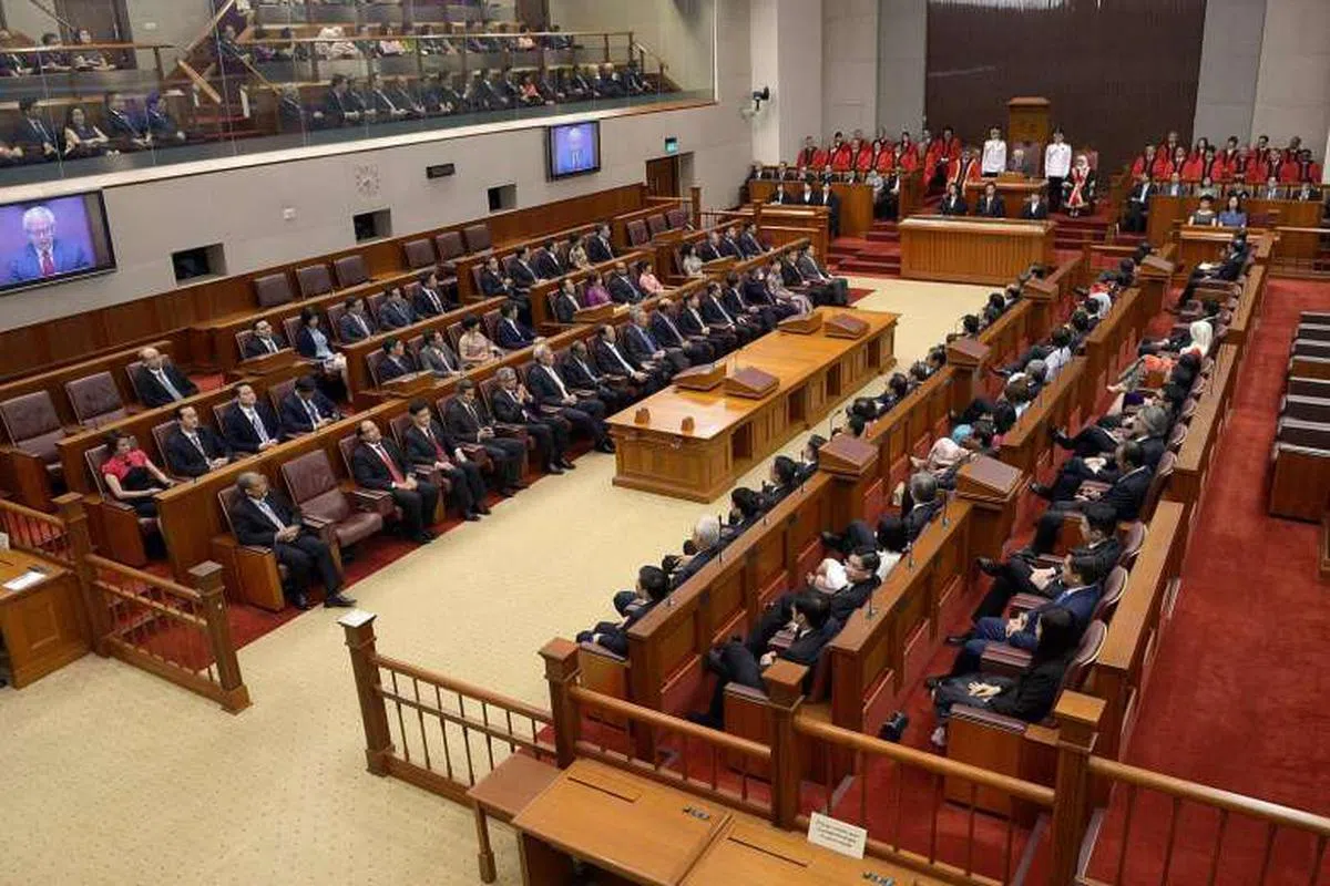  新加坡的国会是公开给民众旁听的。（海峡时报） 