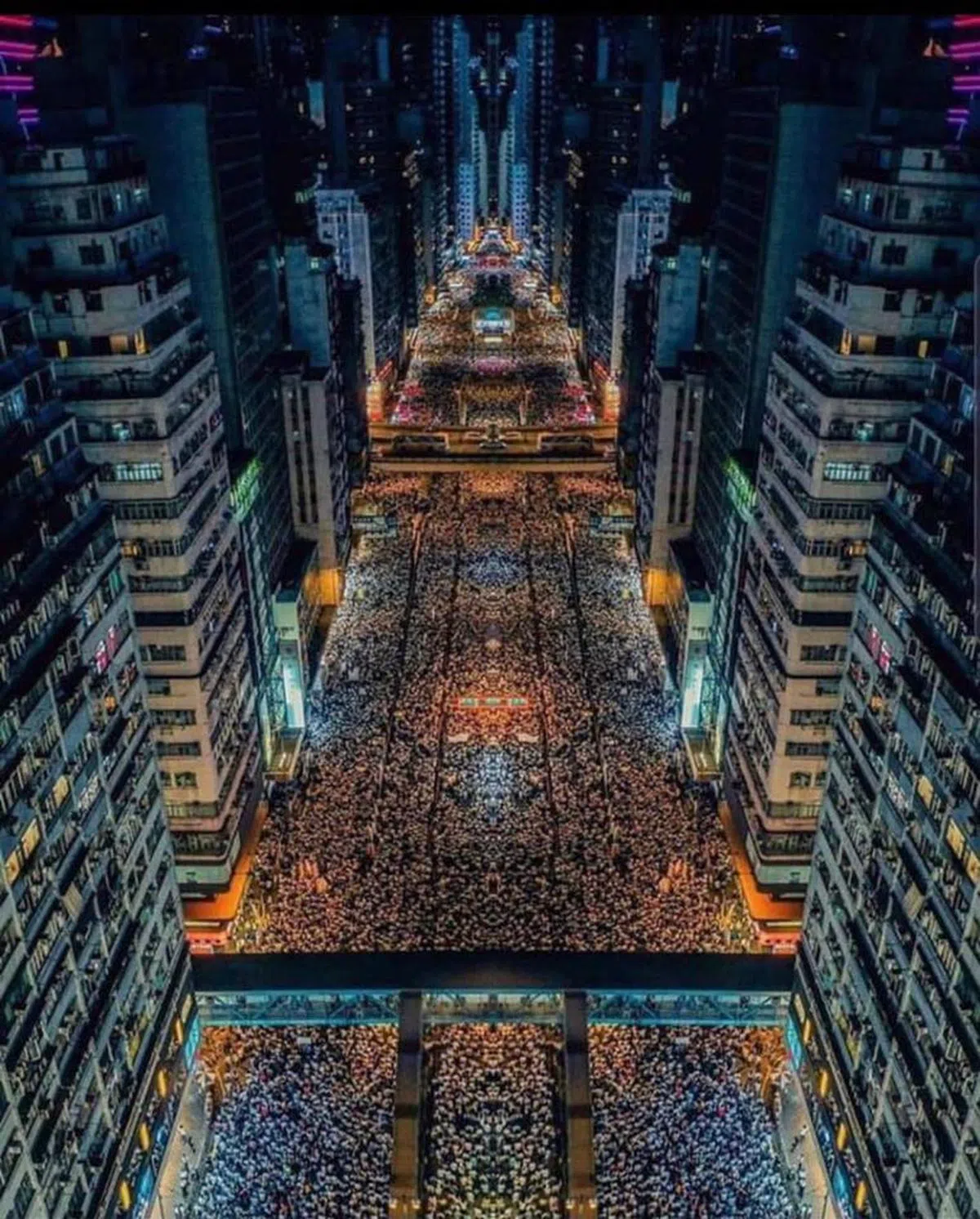  6月16日催出更多“反送中”民众。（Siu Bon Lui Instagram） 