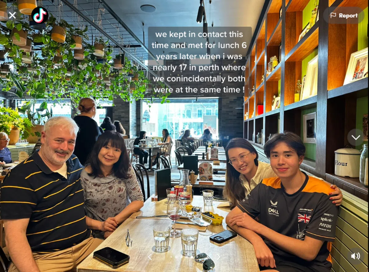 Dominick一家人和空姐Sandy在澳洲相约吃午餐。（取自Dominick的TikTok账户）