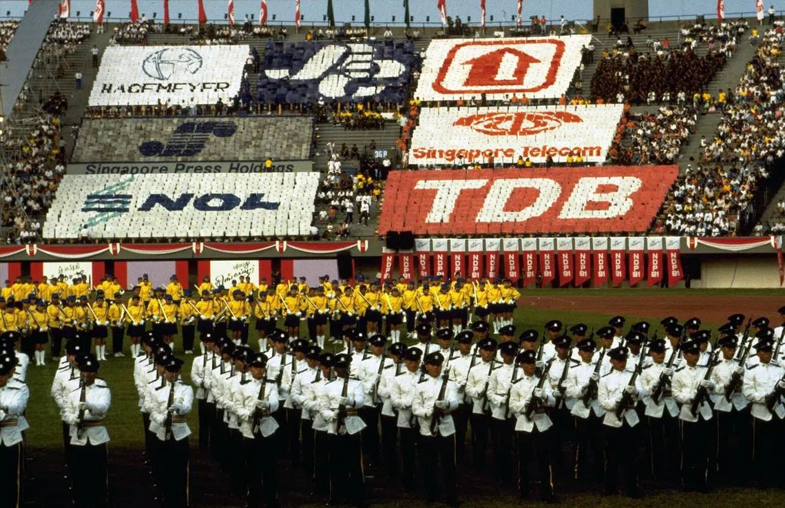 1991年国庆庆典举行之际，许多新加坡人并不知道马来西亚和印度尼西亚正在离兀兰关卡20公里的地点举行联合军事演习。（国家档案馆提供）