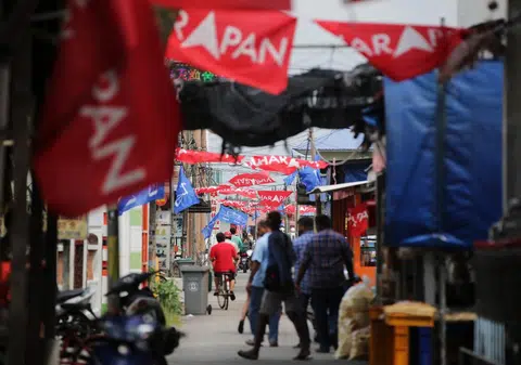 星期六（11月5日）就是马来西亚全国大选的提名日，各政党已纷纷宣布候选人名单。（海峡时报）