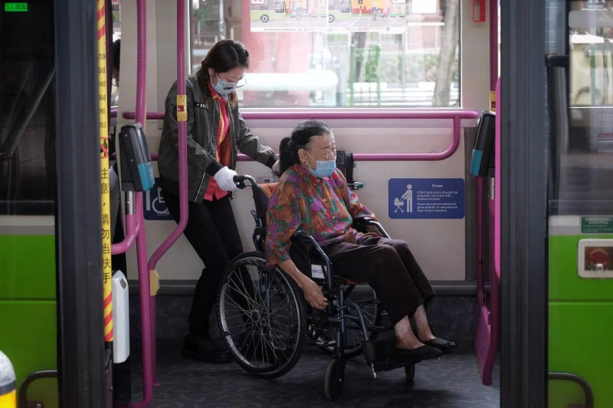 在加强残障服务总蓝图下，当局将推行一系列更符合特需人士需要的交通设施。（海峡时报）