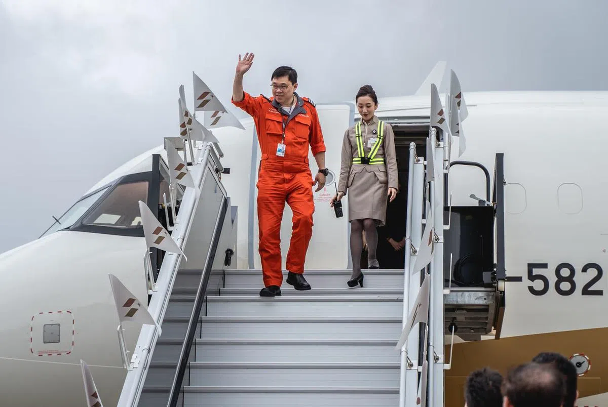 下次选择乘搭星宇航空，不妨仔细听听广播的机长是否就是航空公司老板本人。（互联网）