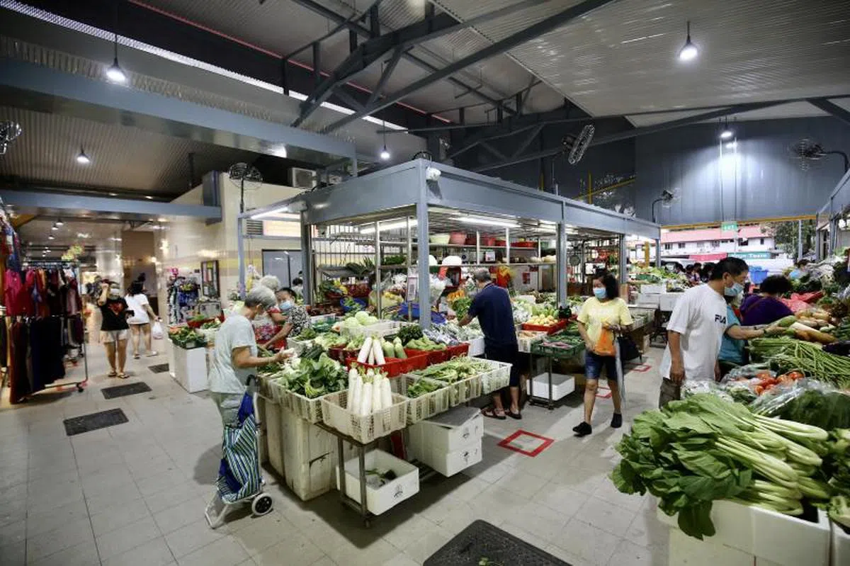 本地菜价近来由于供应链瓶颈和天气等因素而大幅飙涨。（联合早报）