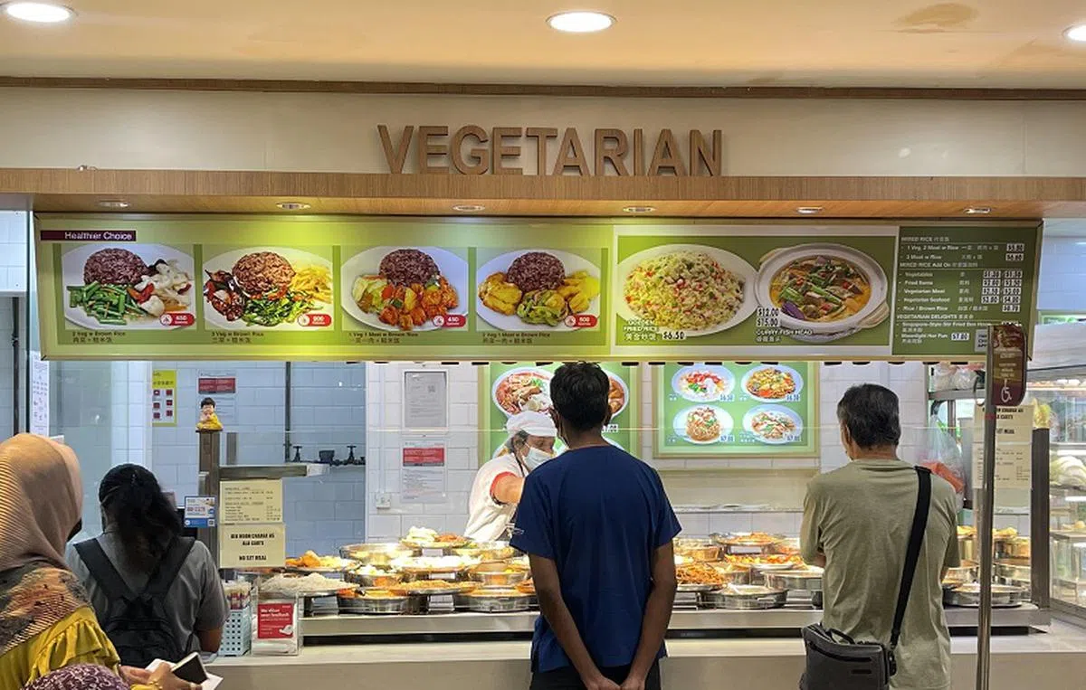 陈笃生医院的素食摊位。（新明日报）