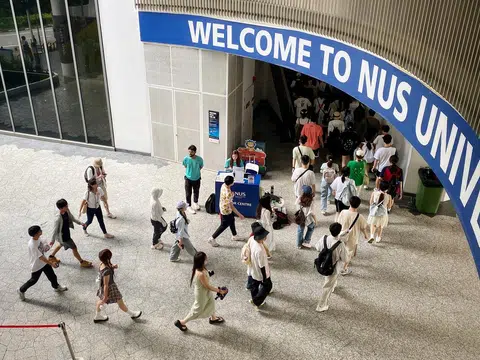 留学美国的挑战和变数不小，新加坡成为中国学生的另一心头好？（海峡时报）