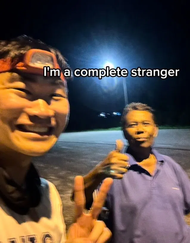 伊萨（右）的倾力相助，让Joel Liu（左）大受感动。