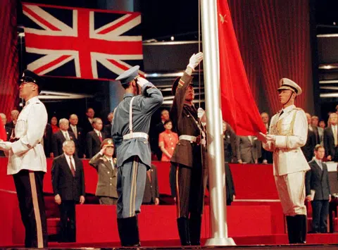 香港主权在1997年7月1日正式移交中国政府。（路透社）