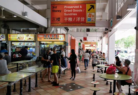 本地小贩中心。（联合早报）