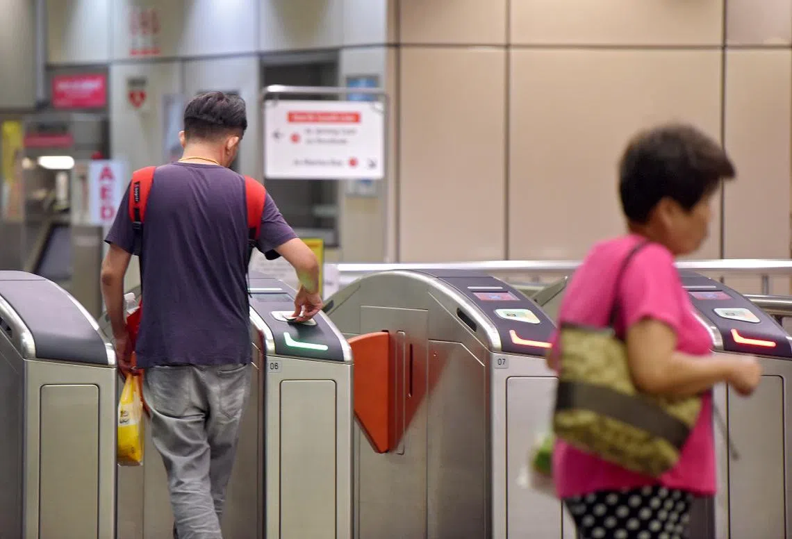 地铁变可靠、代价很昂贵、成本吓死人，车资没跟上，接下来四年公交车资很可能每年都要涨。（海峡时报）