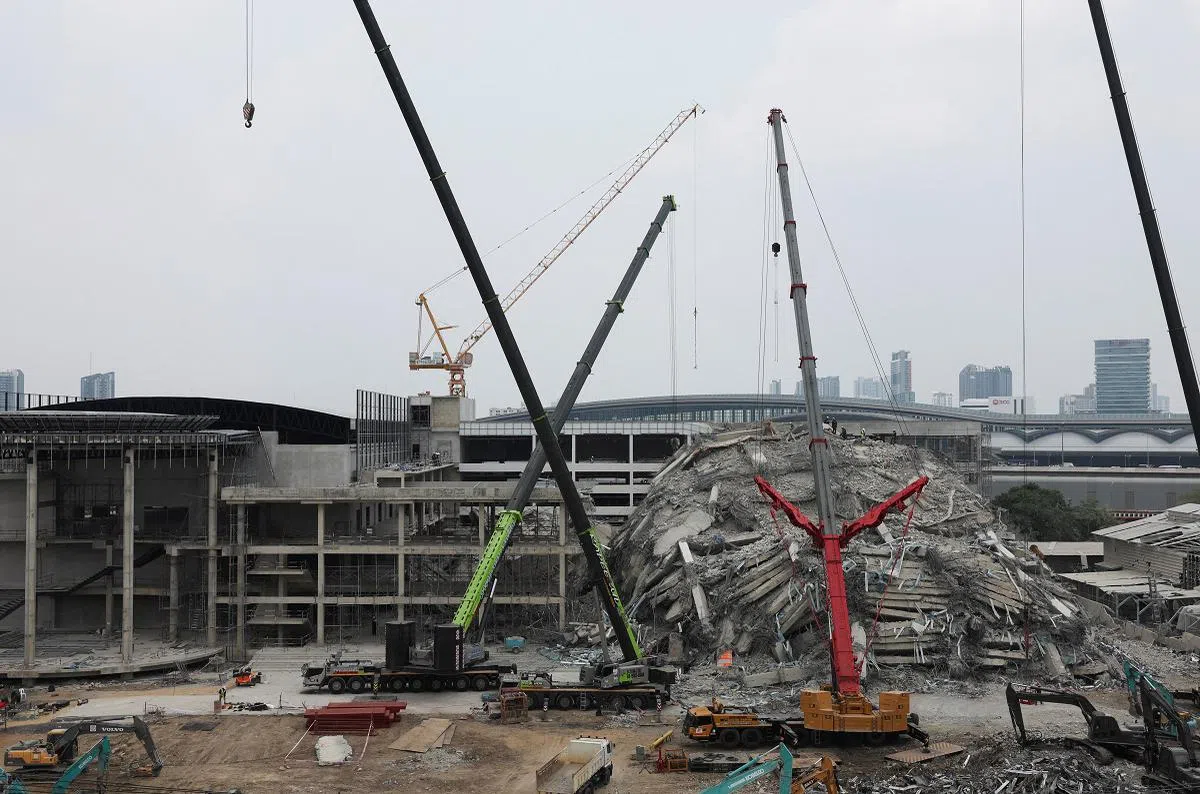 位于曼谷的国家审计署大楼是当地受缅甸地震影响而坍塌的建筑，承建的中国国企中铁十局集团正接受泰国当局调查。（路透社）