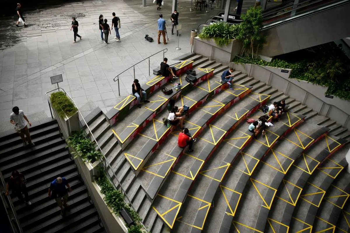 新加坡迈入与冠病共存的阶段。（海峡时报）