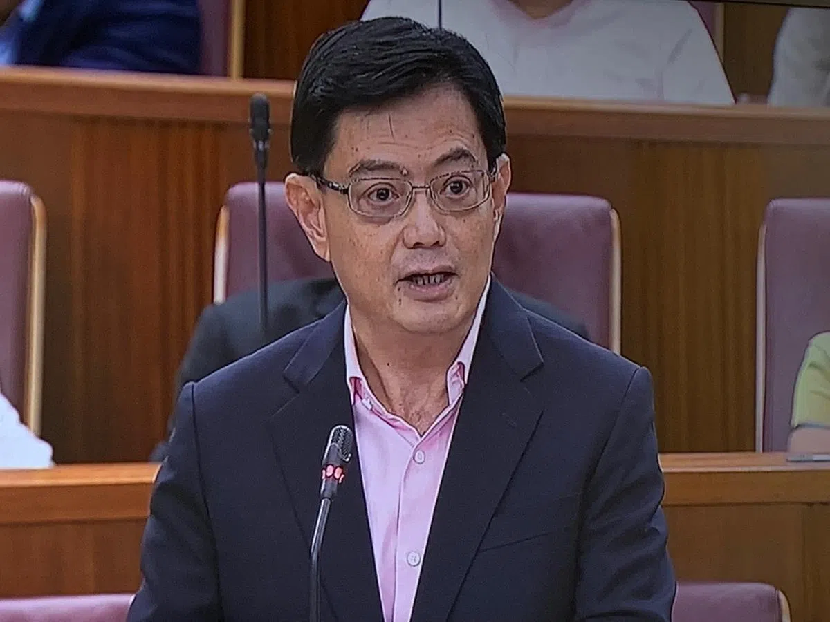  财政部长王瑞杰今天在国会发表2019年财政预算案声明。（视频截图） 