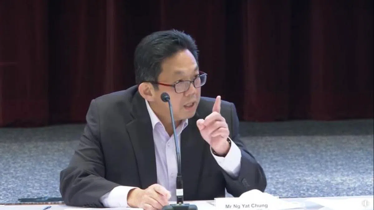  报业控股集团执行总裁伍逸松。（视频截图） 