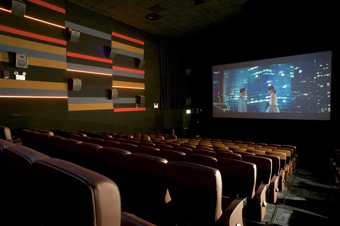 分析指出，新加坡戏院在全球产业全面复苏前，上座率预计只会达到疫情前的七成。（海峡时报）