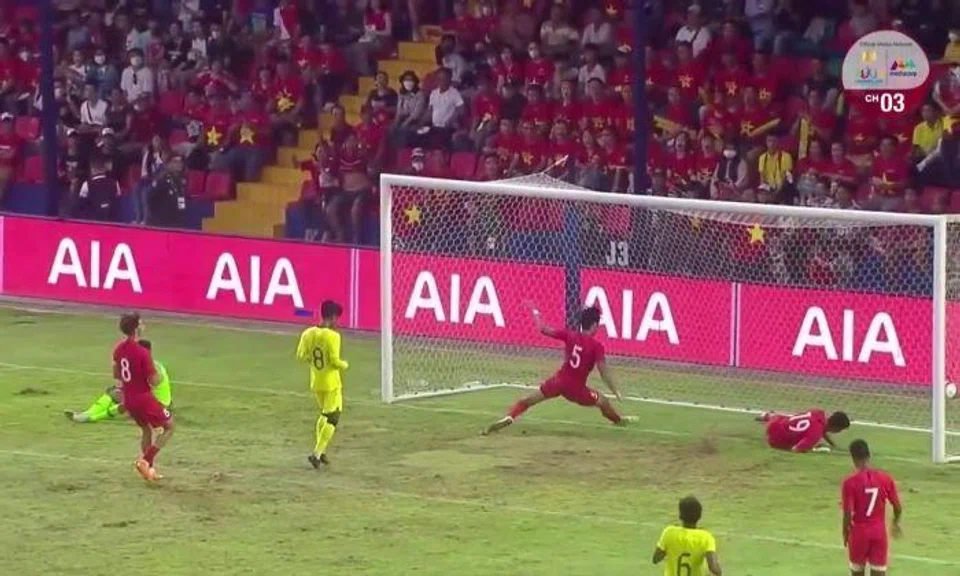 When Malaysia scored the seventh goal against Singapore.