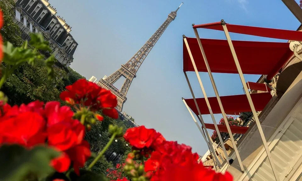 SM Lee took this photo from his hotel balcony when he attended the Bastille Day Military Parade in Paris in 2018