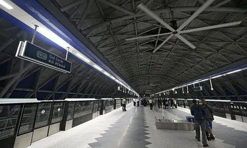 The accident involving a maintenance vehicle happened at about 4.10am on the MRT tracks near Joo Koon station. The start of train service on the East-West Line in both directions between the Gul Circle (above) and Boon Lay stations was delayed by about an hour, till 6.20am. ST PHOTO: KEVIN LIM