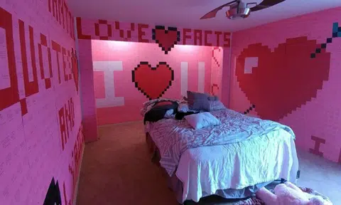 Guy covers bedroom with 7,000 post-it notes for wife -- all with handwritten notes on them
