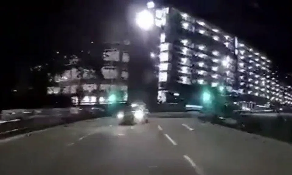 Taxi stuns driver by going against flow of traffic along Bedok North Avenue 4