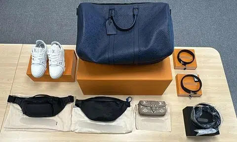 Taiwanese duo arrested for using stolen credit card details to buy luxury goods at MBS, Ngee Ann City
