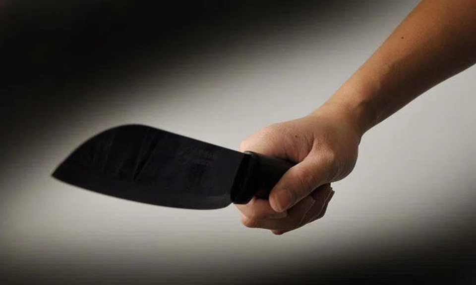 Man threatened to share ex-girlfriend's nude pictures, pointed knife at her