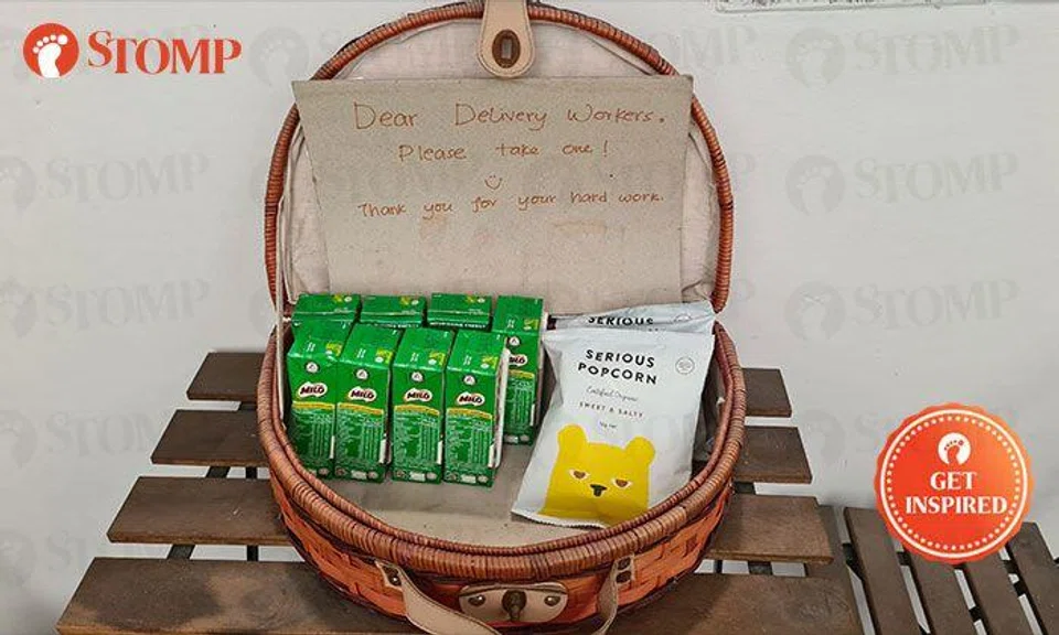 Bedok Reservoir resident puts out drinks and snacks for delivery workers, makes Stomper's day