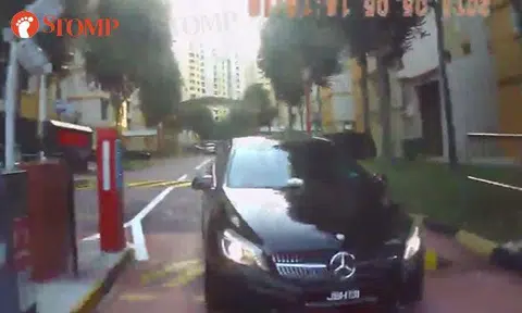 Mercedes driver tailgates Stomper at Jurong West to avoid paying carpark fee