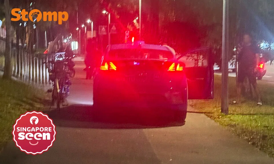taxi incident, Yishun, pavement driving